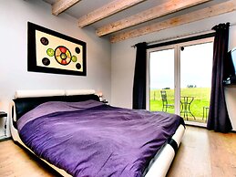 Villa With Heated Outdoor Pool and Sauna