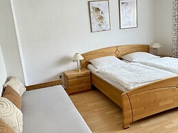 Unterkunft mit Zwei Baeder in Lirstal