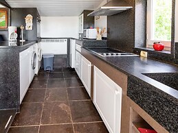 Inviting Chalet in Westouter With Garden