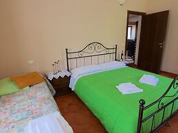 Mansion in Apecchio Near Lake