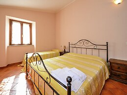 Mansion in Apecchio Near Lake