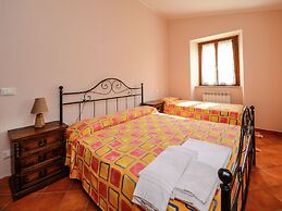 Mansion in Apecchio Near Lake