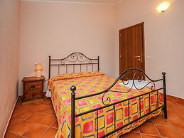 Mansion in Apecchio Near Lake
