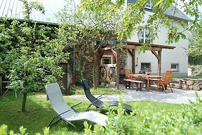 Comfortable Holiday Home Manderscheid With Garden