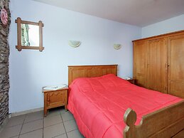 Charming Farmhouse in Brisy
