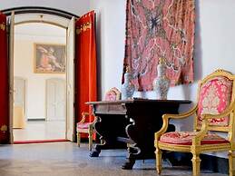 A Romantic Rocca Retreat