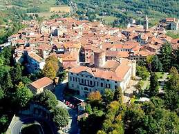 A Romantic Rocca Retreat