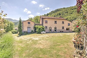 Tuscan Hideaway With Pool