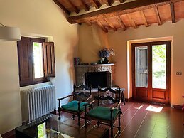 Cottage With Swimming Pool
