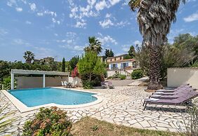 Modern Villa With Heated Pool