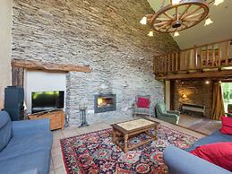 Rustic Cottage in Jevigne
