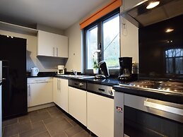 Spacious Durbuy Group Stay