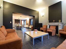 Spacious Durbuy Group Stay