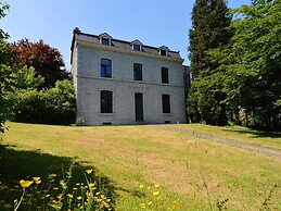Spacious Durbuy Group Stay