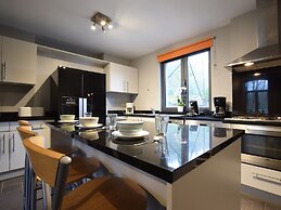 Spacious Durbuy Group Stay