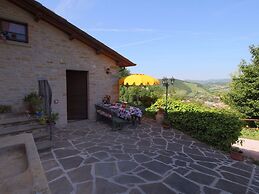 Cottage in Marche Near Ski Slopes