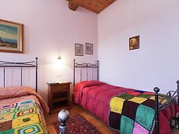 Cottage in Marche Near Ski Slopes