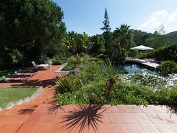 Villa With Garden Oasis in Monchique