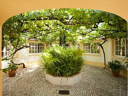 Villa With Garden Oasis in Monchique