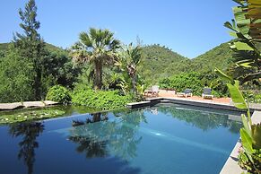 Villa With Garden Oasis in Monchique
