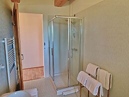 Cottage in Montelabbate With Pool & Forest