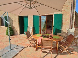 Cottage in Montelabbate With Pool & Forest