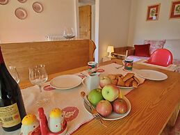Cottage in Montelabbate With Pool & Forest