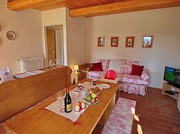 Cottage in Montelabbate With Pool & Forest
