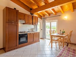 Agriturismo with Pool near Golf Course & Salò