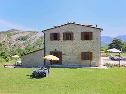 Apartment in Marche With Pool Access