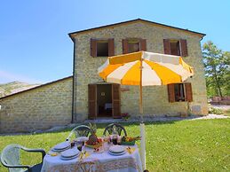 Apartment in Marche With Pool Access