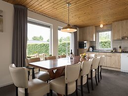 Rustic-chic Villa With Thatched Roof