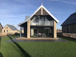 Villa Oesterdam Deluxe Sleeps 8