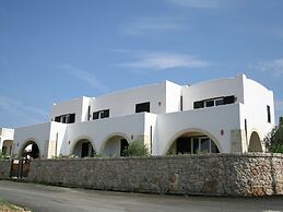 Apartment in Salento With Sea View & Pool