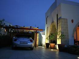 Apartment in Salento With Sea View & Pool