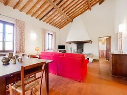Rustic Farmhouse in Terricciola