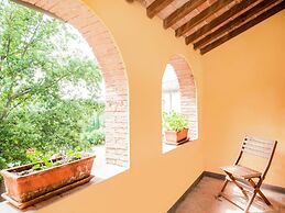 Rustic Farmhouse in Terricciola