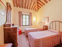 Rustic Farmhouse in Terricciola