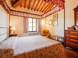 Rustic Farmhouse in Terricciola