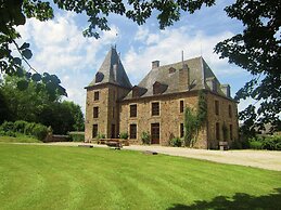 Luxury Castle, Basse-bodeux