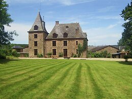 Luxury Castle, Basse-bodeux