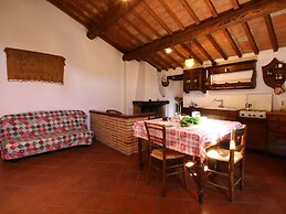 Umbria's Poolside Charm