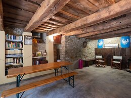Tuscan Charm With Pool & Views