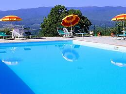 Authentic Farmhouse with Pool, Hot Tub, Playground, Garden