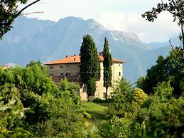 Rustic Tuscan Cottage