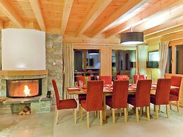 Chalet in Les Collons Near Ski Slope