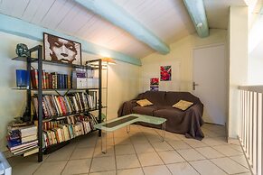 Villa in Hyeres Near Beach & Pool