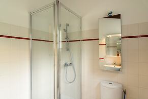 Villa in Hyeres Near Beach & Pool