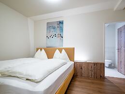 Apartment in Gosau With a Shared Sauna