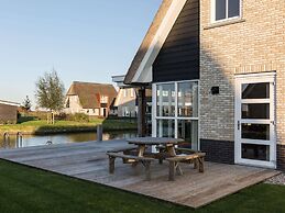 Stylish Villa by the Water